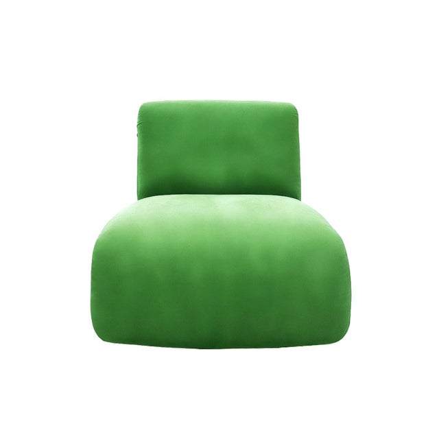 Contemporary Frenesí Lounge Chair in Green Velvet from Moanne For Sale - Image 3 of 4