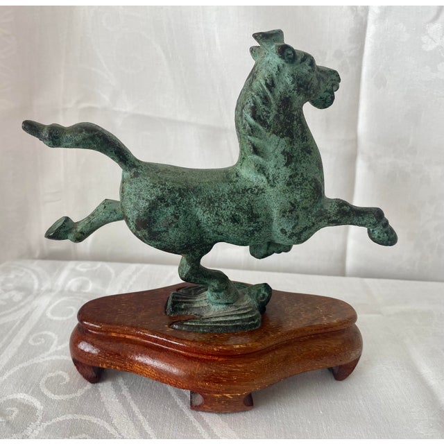 Mid-Century Bronze Asian Han Dynasty "Flying Horse of Gansu" on Carved Wooden Base Excellent Condition For Sale - Image 9 of 11