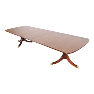 Henredon Georgian Banded Mahogany Double Pedestal Extension Dining Table, Newly Refinished For Sale