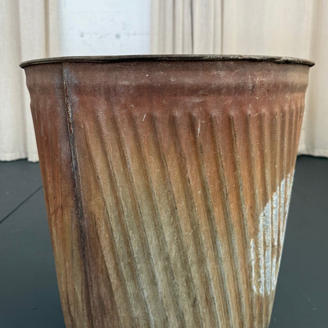 Early 20th Century Rustic Industrial Non-Splash Oxidized Metal Bin For Sale In New York - Image 6 of 7