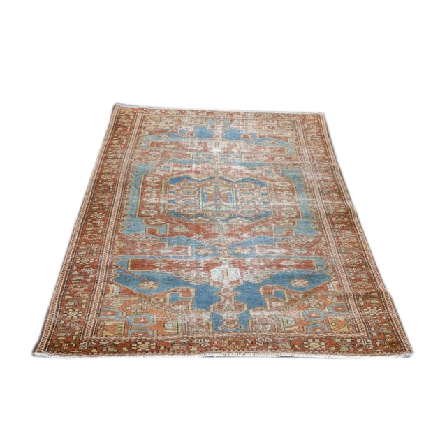 A large town in the Greater Hamadan Weaving Area, specializing in single-wefted scatters, room sizes, gallery carpets,...