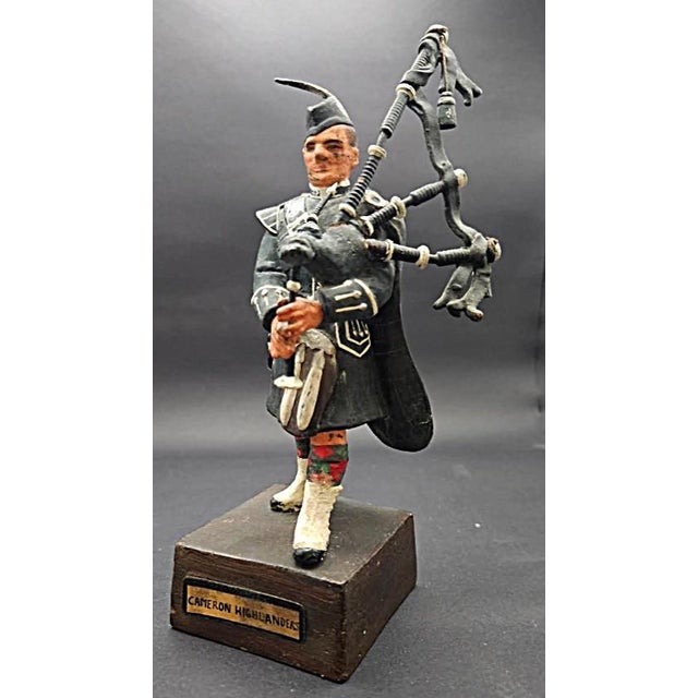 Vintage 1950s Sentry Box Reed England British Officer Pipes of Cameron Highlanders Figure For Sale In Monterey, CA - Image 6 of 8