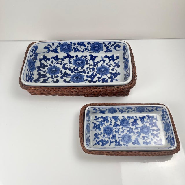 Ceramic Serving Platters in White and Blue Floral Pattern with Woven Wicker Mount, 1980, Set of 6 For Sale - Image 13 of 18