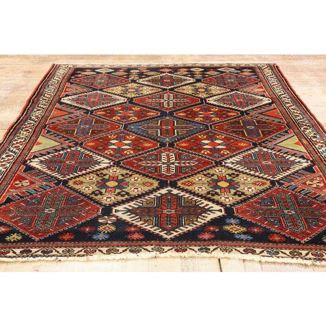 Late 19th Century Persian Bakhtiari Rug, 04'06 X 06'03 For Sale - Image 9 of 10