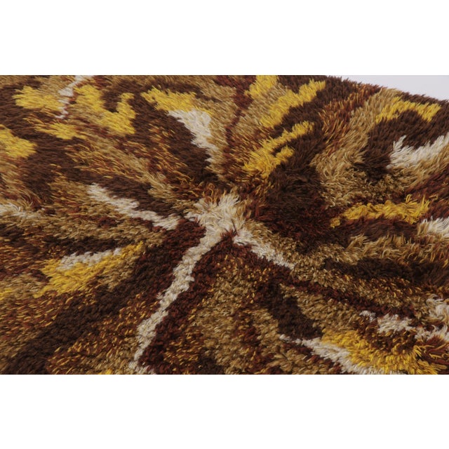 1960s Vintage Swedish Rya Rug With Sunburst Flare and Amber Tones - Rug & Kilim For Sale - Image 5 of 9
