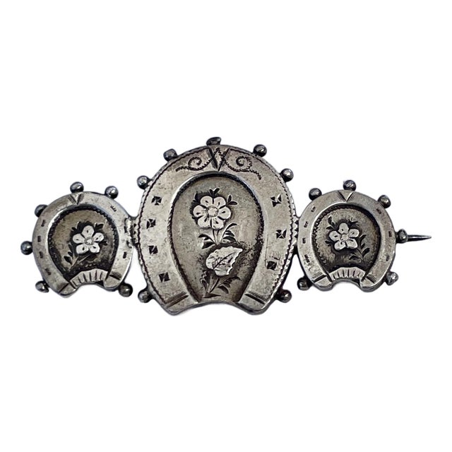 1891 Sterling Silver Victorian Triple Horseshoe Brooch - For Sale