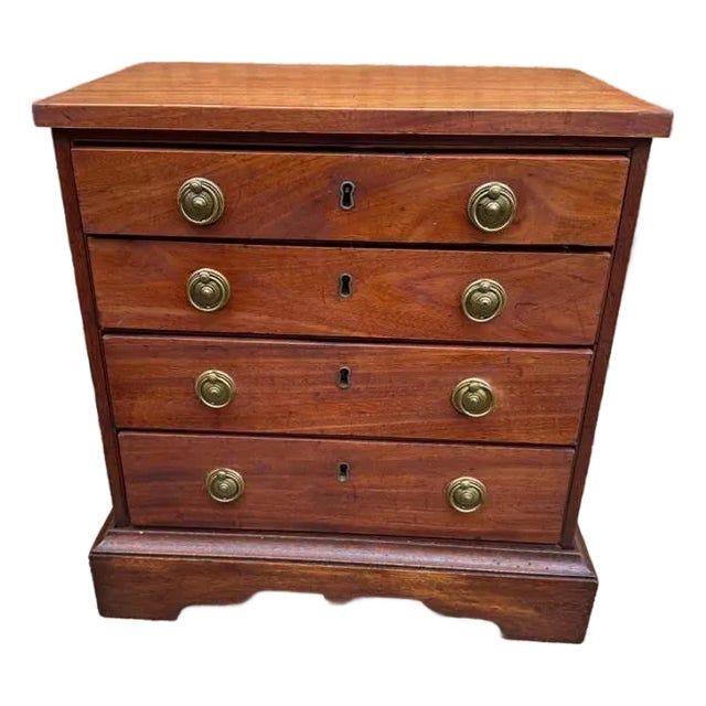 Early 20th Century Antique Chippendale Style Mahogany Chest of Drawers For Sale