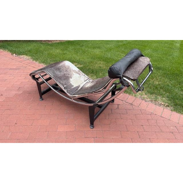 Mid-Century Modern Vintage Modernist Chrome Chaise Lounge Attributed to Le Corbusier Lc4 With Cowhide Upholstery For Sale - Image 3 of 11