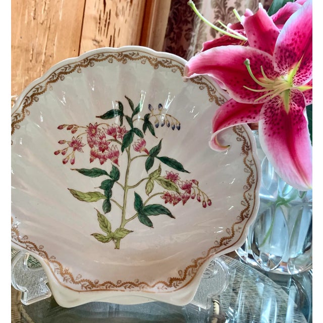 Substantial scalloped shell-shaped Chinoiserie bowl, plate with the 'WL 1895' Wong Lee maker's mark on the back and a...