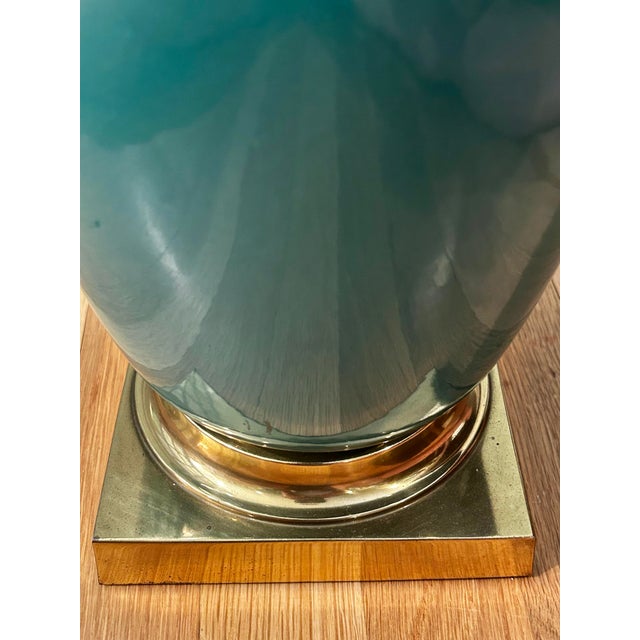 Ethan Allen 1970’s Vintage Ethan Allen Ceramic and Brass Ginger Jar Lamp in Teal For Sale - Image 4 of 12