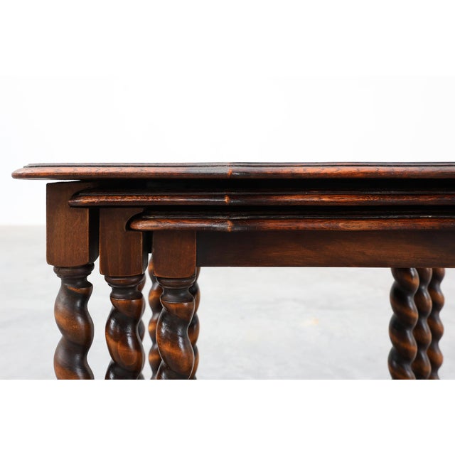 Brown Antique Oak Barley Twist Nesting Tables, England, 1900, Set of 3 For Sale - Image 8 of 18