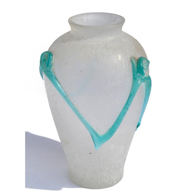 We offer a charming Archimede Seguso attributed Scavo Corroso Art Glass Vase with a frosted white Murano glass body and...