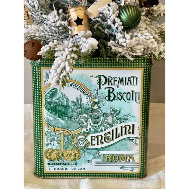 Vintage Gentilini Roma Tin with Christmas Decoration, 1990s For Sale - Image 11 of 13