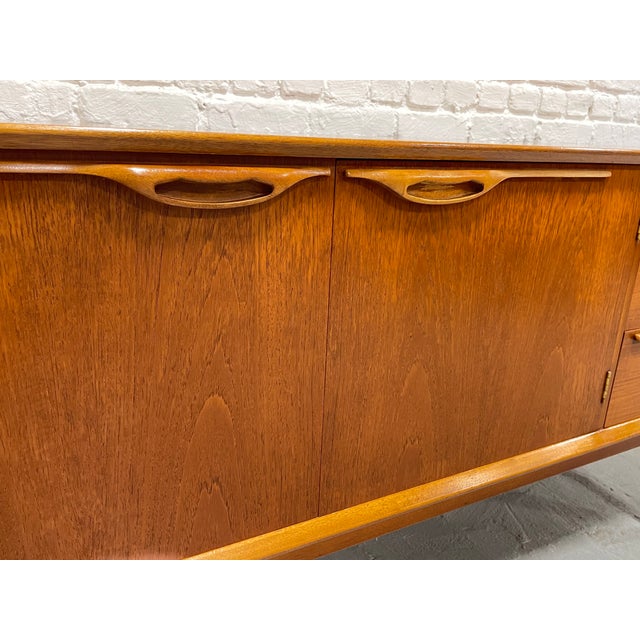 Wood Mid Century Modern Teak Credenza / Media Stand, McIntosh Scotland, C. 1960's For Sale - Image 7 of 10