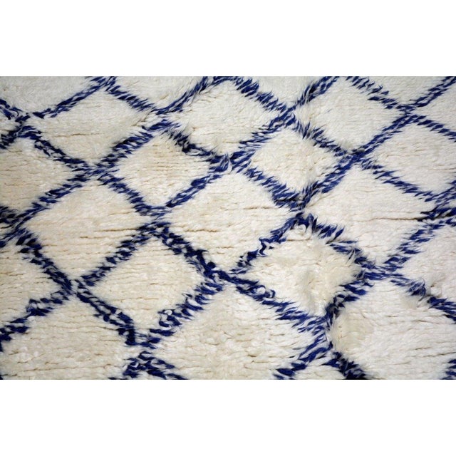Moroccan Moroccan Modern Hand Knotted Wool Rug, 5'x7' For Sale - Image 3 of 4