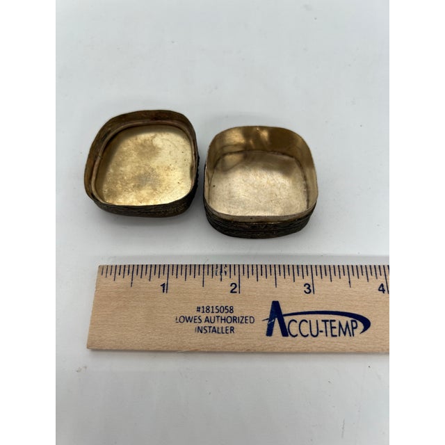 Late 19th Century Vintage Ming or Ching Dynasty Trinket Box Chinese Porcelain Shard For Sale - Image 5 of 10