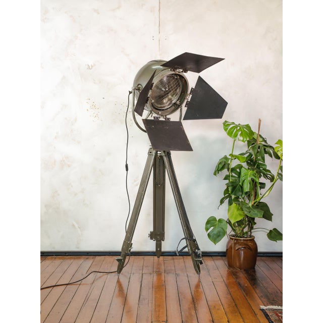 1950s Fiberglass Film Studio Spotlight Floor Lamp from Mole-Richardson, England, 1950s For Sale - Image 5 of 18