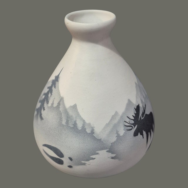 Native American Vintage M. Maryboy Dine South Western Proud Eagle Navajo Vase For Sale - Image 3 of 8