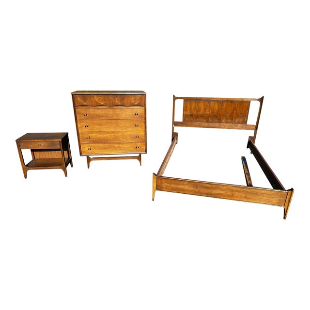 Mid Century Broyhill Brasilia Bedroom Set For Sale