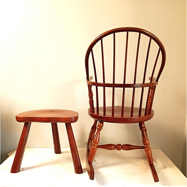 1980s Frederick Duckloe & Bros Early American Colonial Revival Child's Windsor Rocking Chair and Milking Stool Set For Sale In Savannah - Image 6 of 10