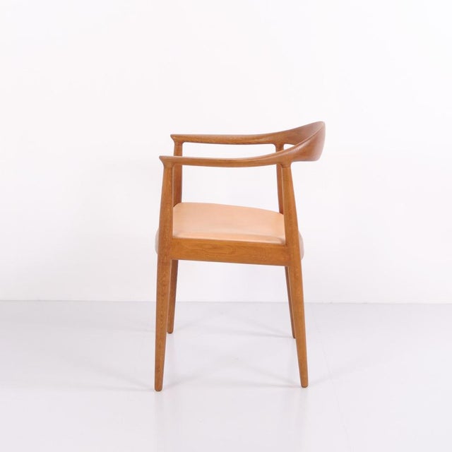 The Chair Model JH503 in Oak with Vegetable-Tanned Natural Leather by Hans J. Wegner, 1960s For Sale - Image 3 of 14