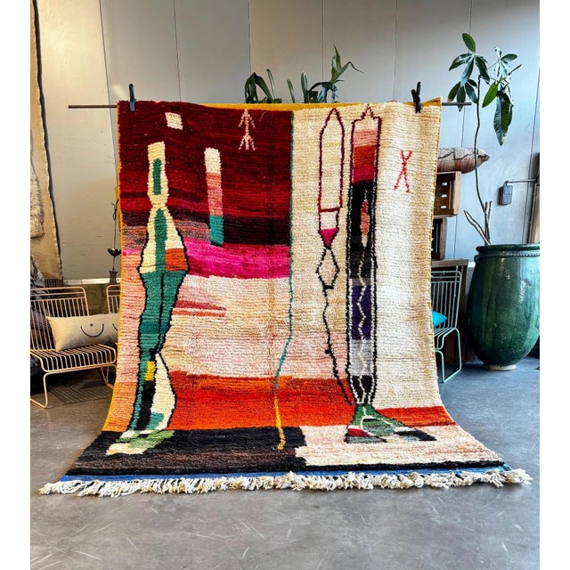 Moroccan interiors are filled with comfort and luxury. Add this boho Moroccan rug touch to your home décor with this...