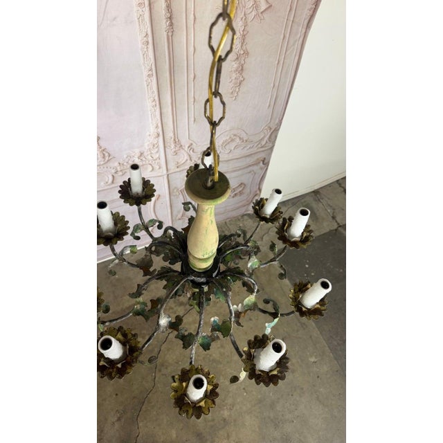 Italian Tole 10-Lights Florentine Chandelier With Original Polychrome Patina For Sale - Image 15 of 16