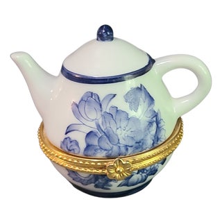 Late 20th Century Porcelain Blue & White Floral Gold Ormolu Hinged Teapot Shaped Trinket Box For Sale