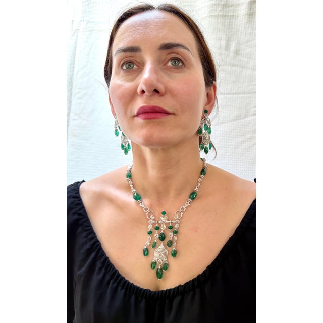 2020s 176ct Large Bead Emerald & 27 Ct Diamond Necklace & Earring Bridal Suite 18 Kt For Sale - Image 5 of 8