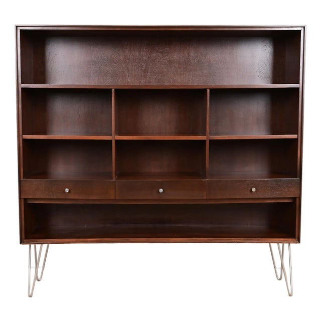 1960s Paul McCobb Mid-Century Modern Walnut Bookcase on Hairpin Legs, Newly Refinished For Sale