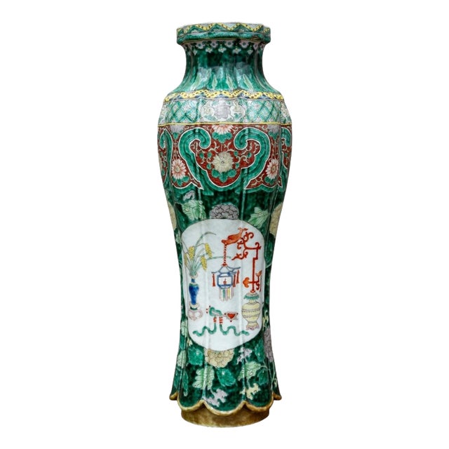 Early 19th Century Qing Dynasty Chinese Famille Verte Wucai Porcelain Vase For Sale