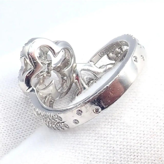 Silver Louis Vuitton LV Monogram Signature Diamond Fusion White Gold Ring, Size 5.75 For Sale - Image 8 of 12