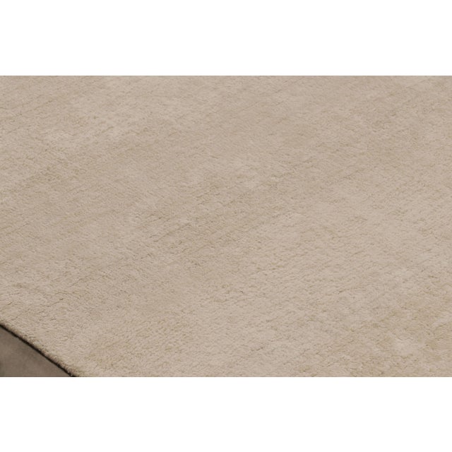 Modern Rug & Kilim’s Oversized Modern Textural Rug in Beige and Cream Striae - 14x18 For Sale - Image 3 of 8