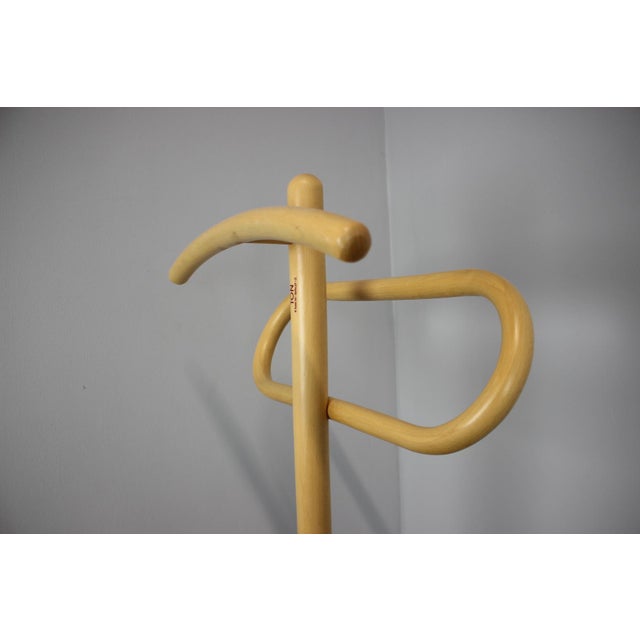 Gold Vintage Bentwood Clothes Valet Stand from Ton, Former Czechoslovakia, 1980s For Sale - Image 8 of 9