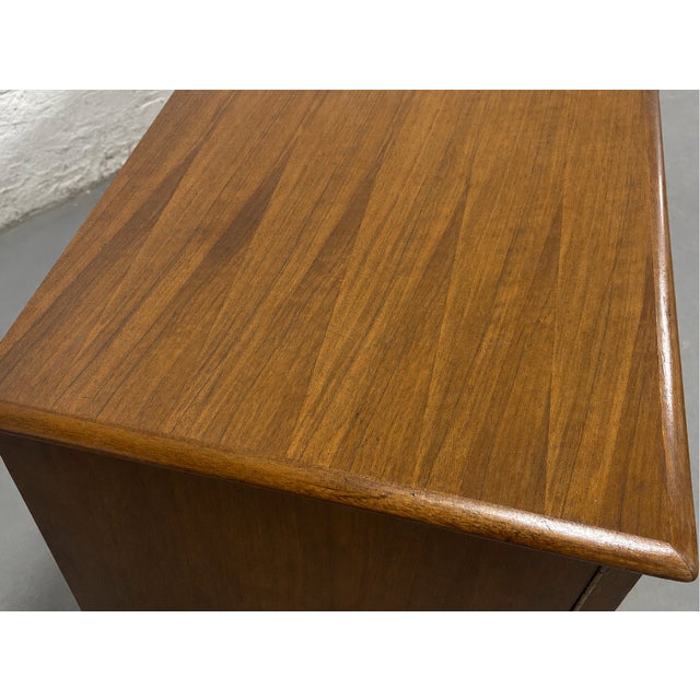 Mid Century Modern Walnut Credenza by Alfred Cox, Made in England, C. 1960’s For Sale - Image 16 of 18