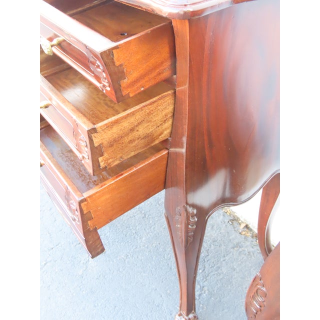 French Bombay Serpentine Nightstands Bedside Tables a Pair 6653 For Sale - Image 18 of 18