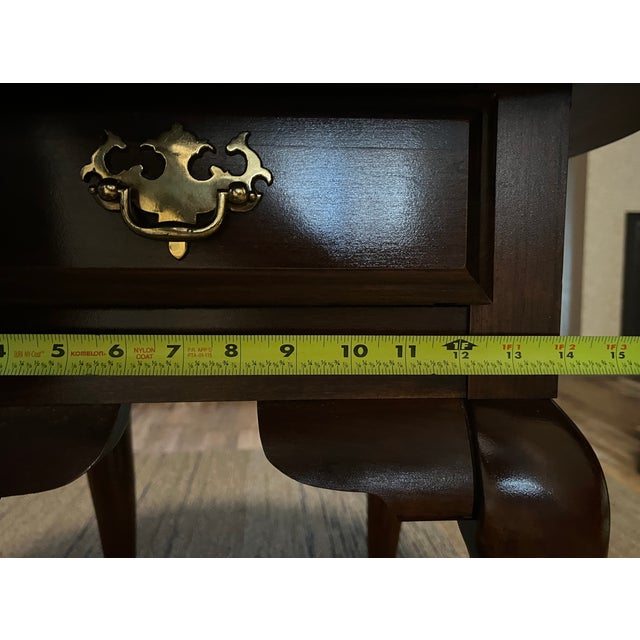 Late 20th Century Kincaid Queen Anne French Country Solid Wood Oval Side Accent End Table Drawer Dark Brown For Sale - Image 10 of 11