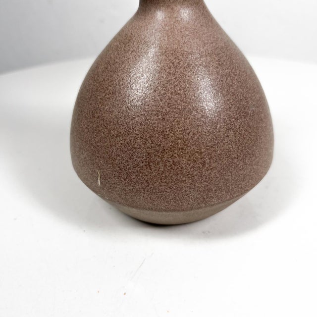 1970s Art Pottery Anderson Abstract Vase Smooth Sensual Duck Shape For Sale - Image 10 of 11