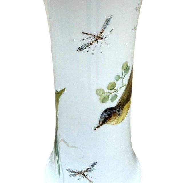 Antique Meissen c.1890-1910 Hand Painted Bird & Butterfly Porcelain Trumpet Vase For Sale - Image 10 of 17