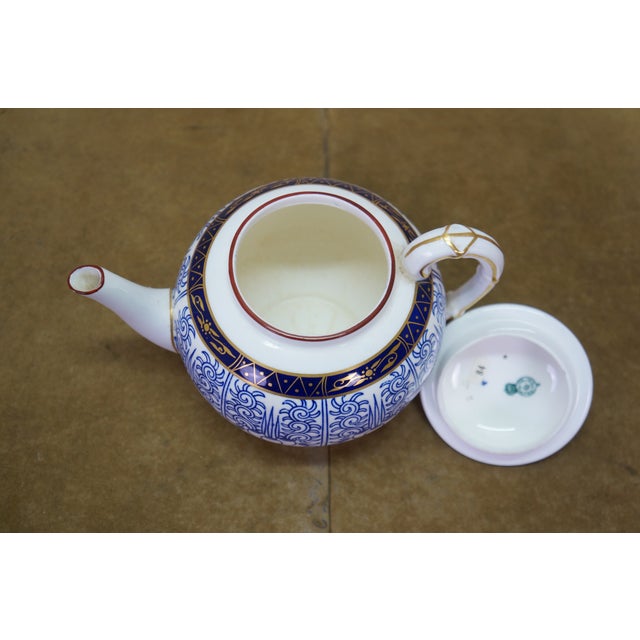 Royal Worcester 1880 Antique Old Worcester Porcelain Queens Royal Lily Blue & White Teapot 7" For Sale - Image 4 of 18