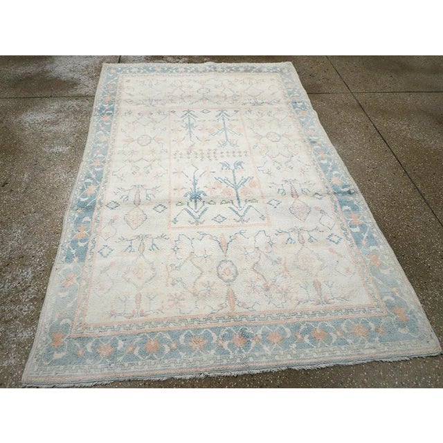 Galerie Shabab Collection Mid-20th Century Indian Cotton Agra Accent Rug For Sale In New York - Image 6 of 8