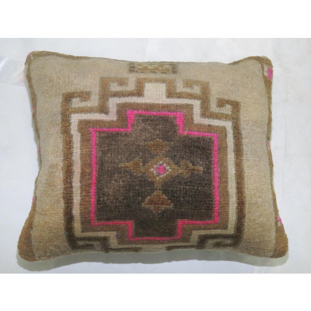 Mid 20th Century Pair of Turkish Pilllows with Pops of Pink For Sale - Image 4 of 4