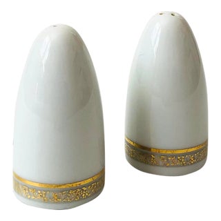 Mid Century Salt and Pepper Shakers - Set of 2 For Sale