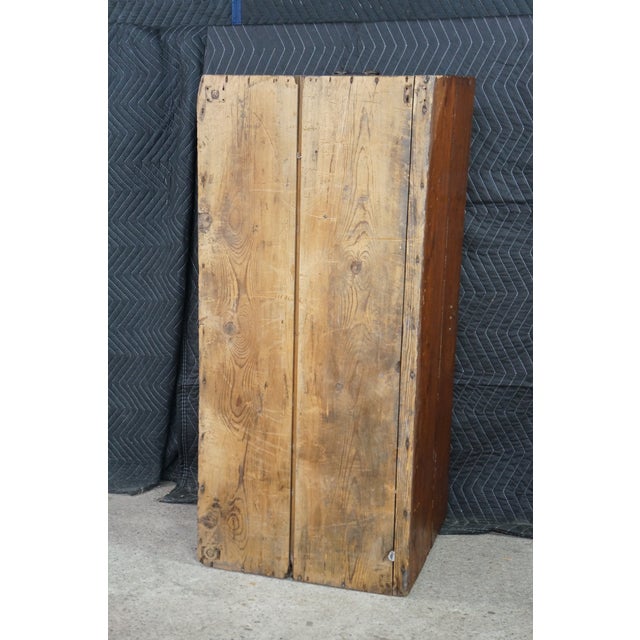 Antique Primitive Pine Blanket Chest Steamer Storage Trunk Coffee Table Dovetail For Sale - Image 16 of 18