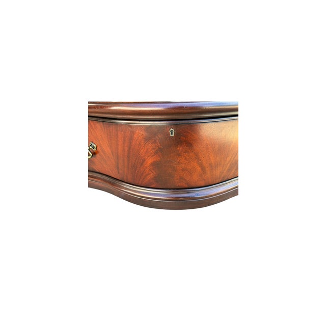 1990s Thomasville Mahogany Bogart Serpentine Curio Cabinet Hutch Shelf Breakfront For Sale - Image 18 of 18