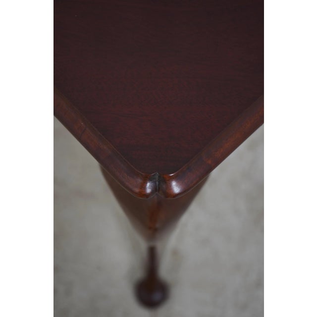 1960s Biggs Queen Anne Mahogany Drop Leaf Handkerchief Table For Sale - Image 5 of 12