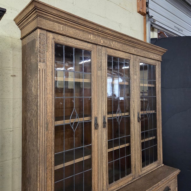English Late 19th Century Light Oak Carved Base and Glazed Top Bookcase For Sale - Image 13 of 18