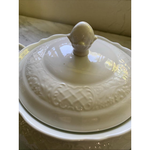 Vintage Schumann Arzberg Bavaria Porcelain Covered Serving Bowl Tureen For Sale In Palm Springs - Image 6 of 12