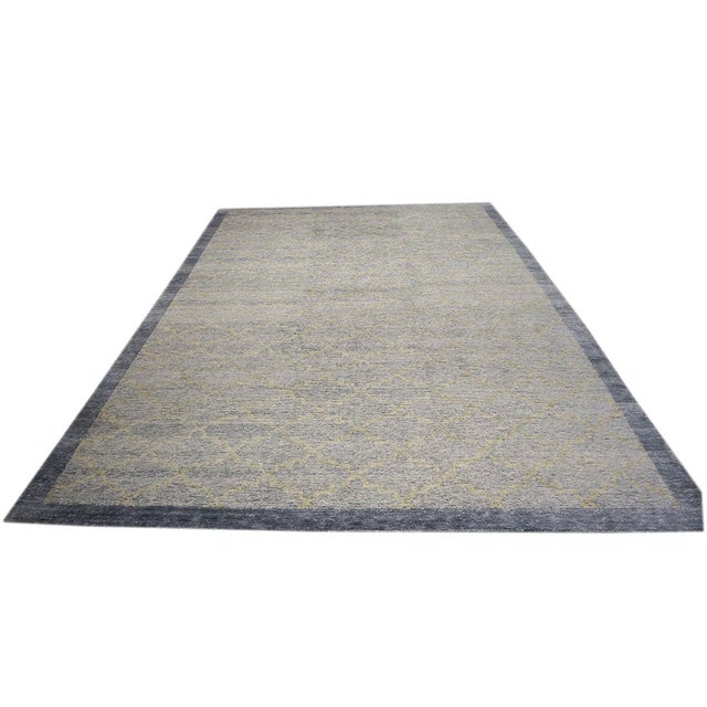 Condition: New Origin: Nepal Design: Modern Actual size: 10'0" x 14'2" Thickness: 3/8" Colors: Slate Blue, Light Green,...