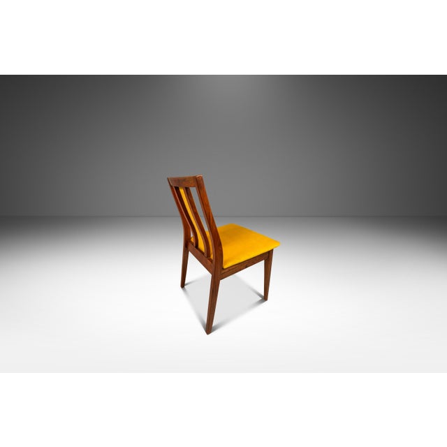 Wood Set of Four 4 Mid-Century Modern Dining Chairs in Walnut & Yellow Felt in the Manner of Edward Wormley, Usa, C. 1960s For Sale - Image 7 of 12